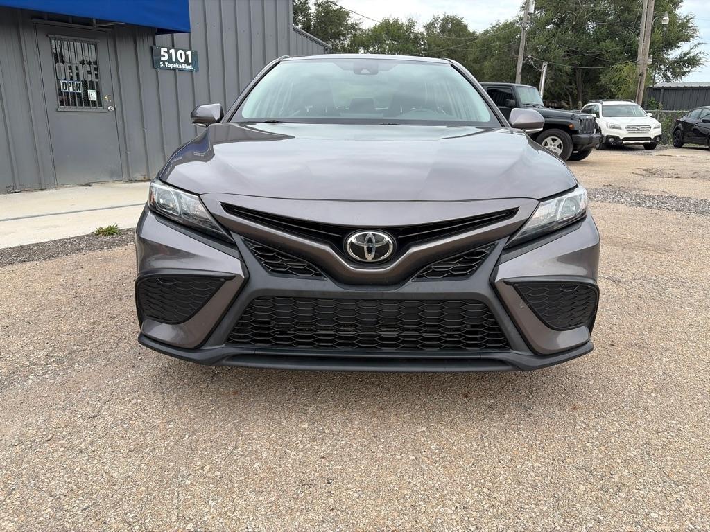 Toyota Camry SE 2022