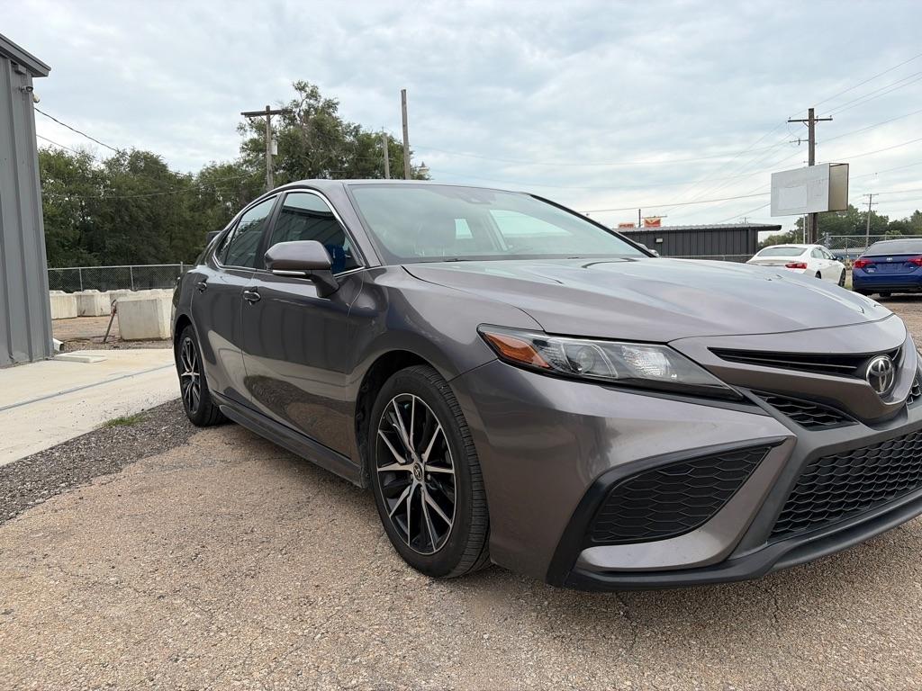 Toyota Camry SE 2022