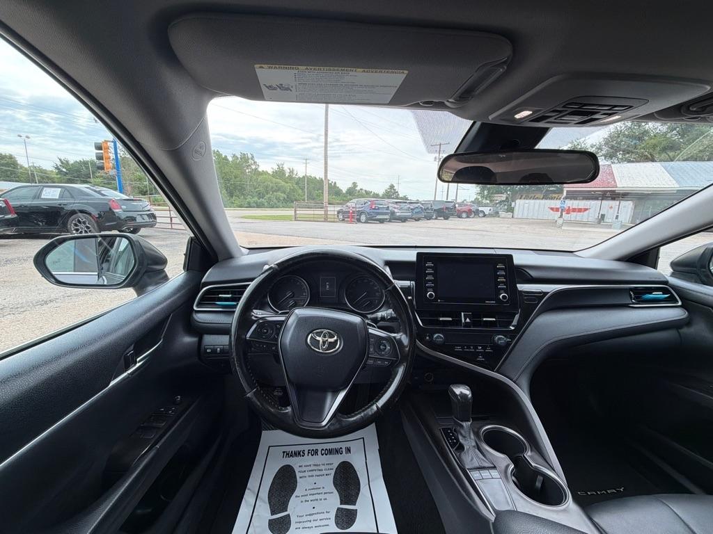 Toyota Camry SE 2022