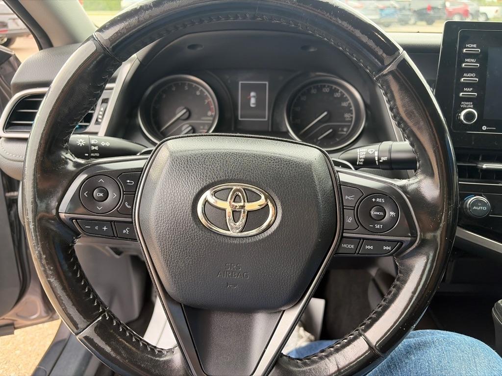 Toyota Camry SE 2022