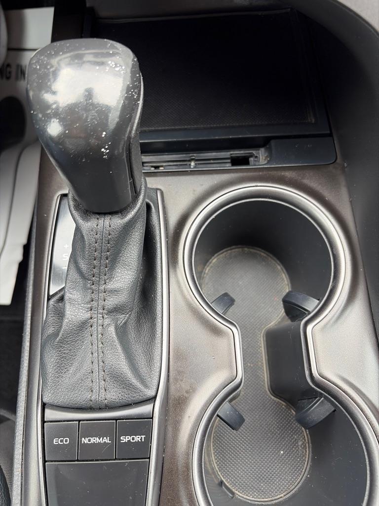 Toyota Camry SE 2022