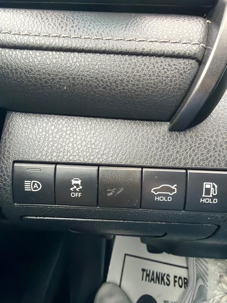Toyota Camry SE 2022