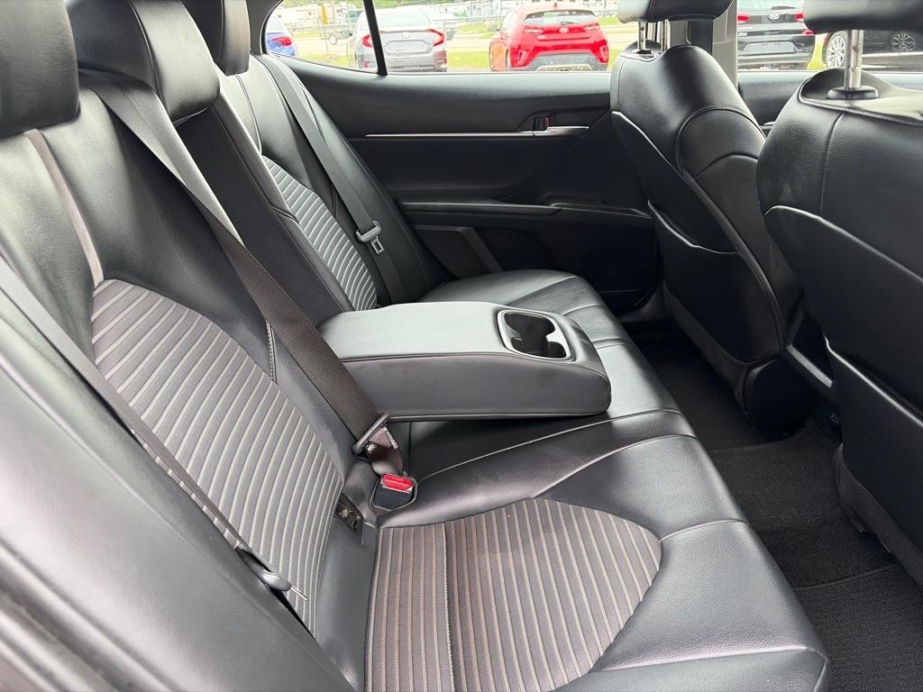 Toyota Camry SE 2022