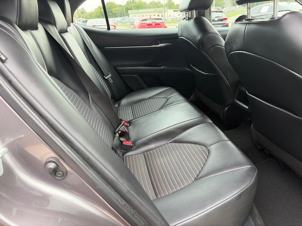 Toyota Camry SE 2022