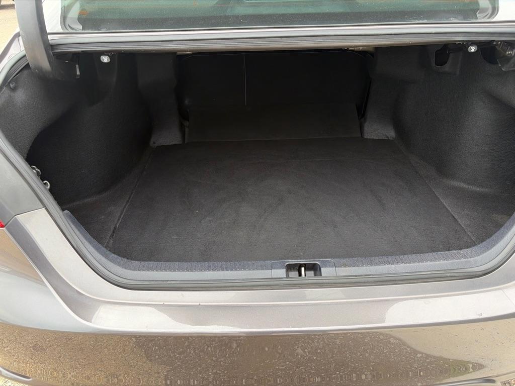 Toyota Camry SE 2022