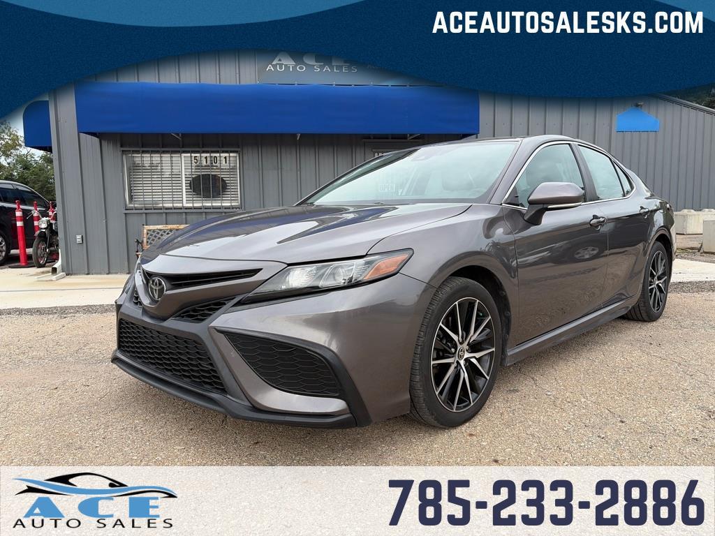 Toyota Camry SE 2022