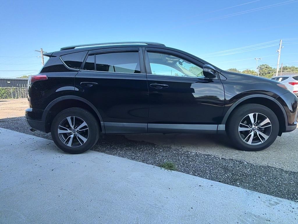 Toyota RAV4  2017