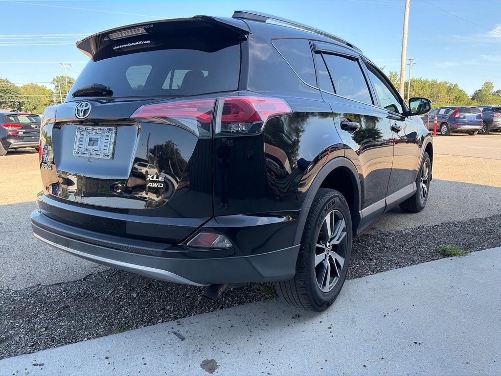 Toyota RAV4  2017