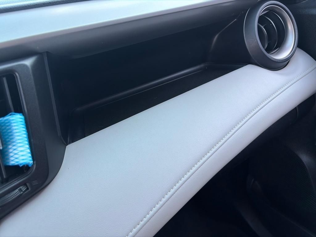 Toyota RAV4  2017