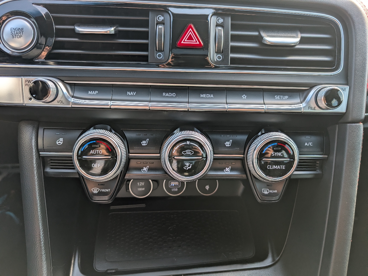 Genesis G70 3.3T AWD 2022 Genesis G70 3.3T AWD 2022