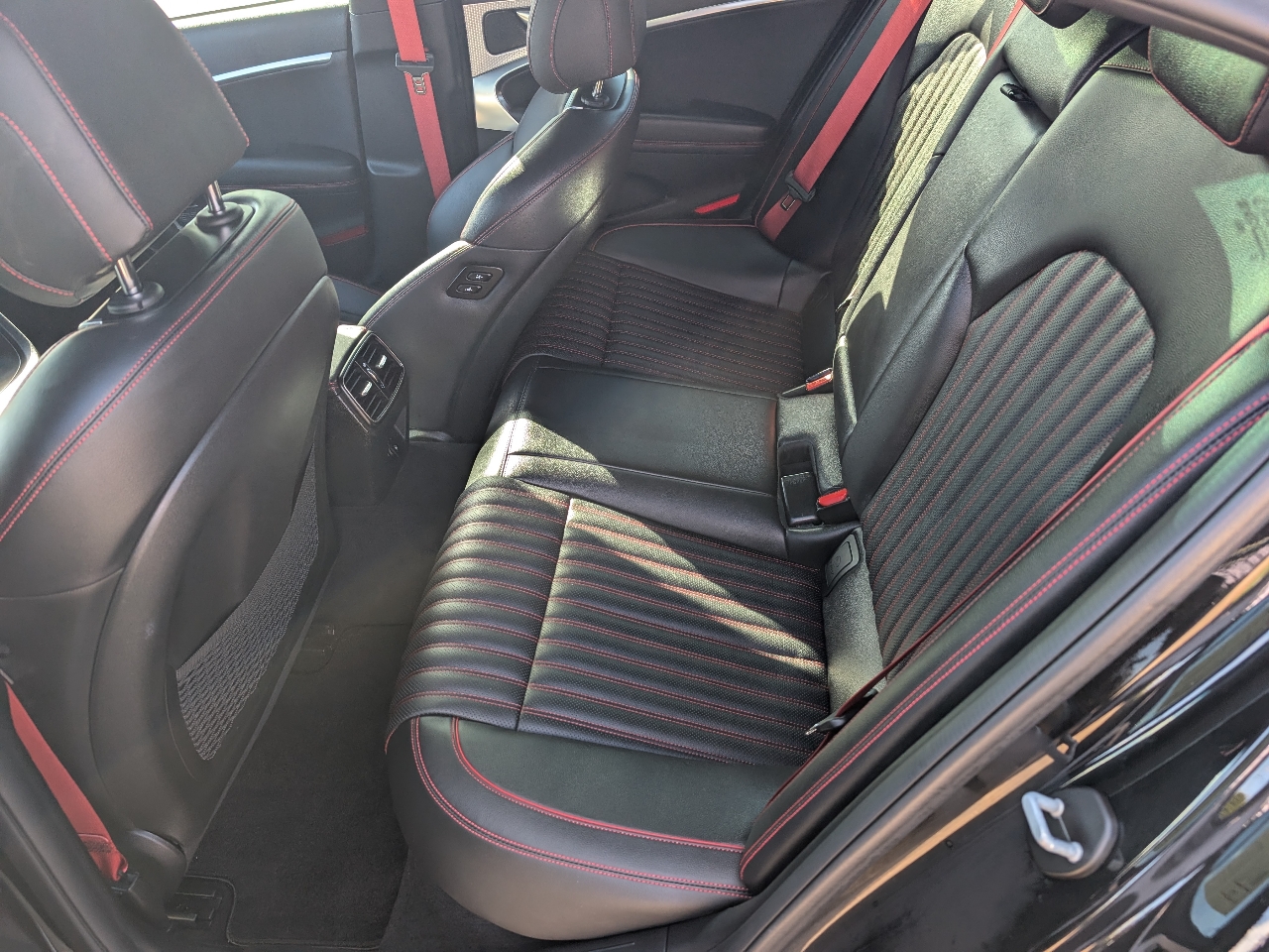 Genesis G70 3.3T AWD 2022 Genesis G70 3.3T AWD 2022