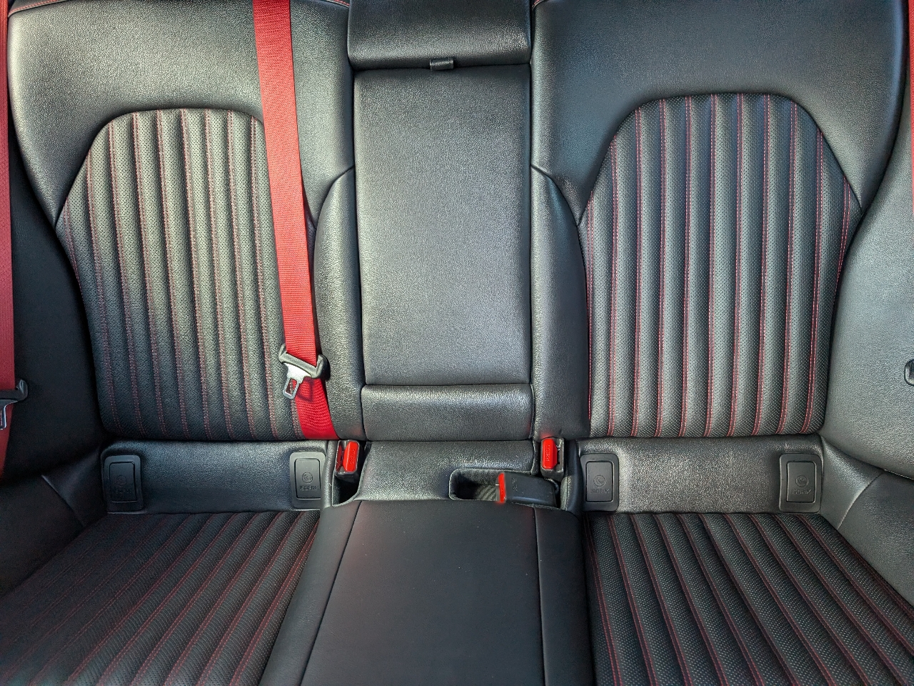 Genesis G70 3.3T AWD 2022 Genesis G70 3.3T AWD 2022