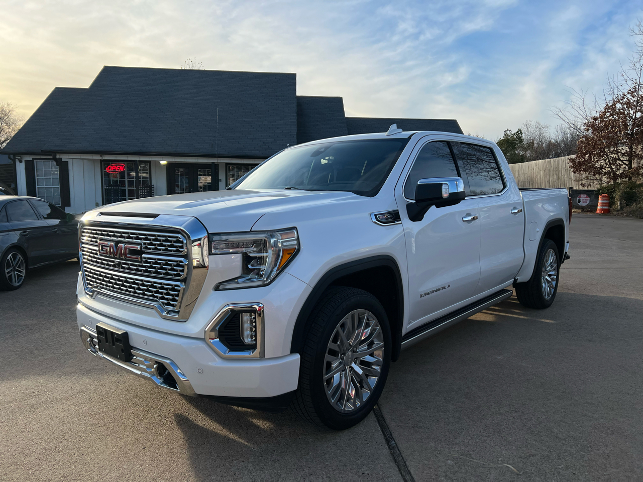 GMC Sierra 1500 4WD Crew Cab 147" Denali 2019