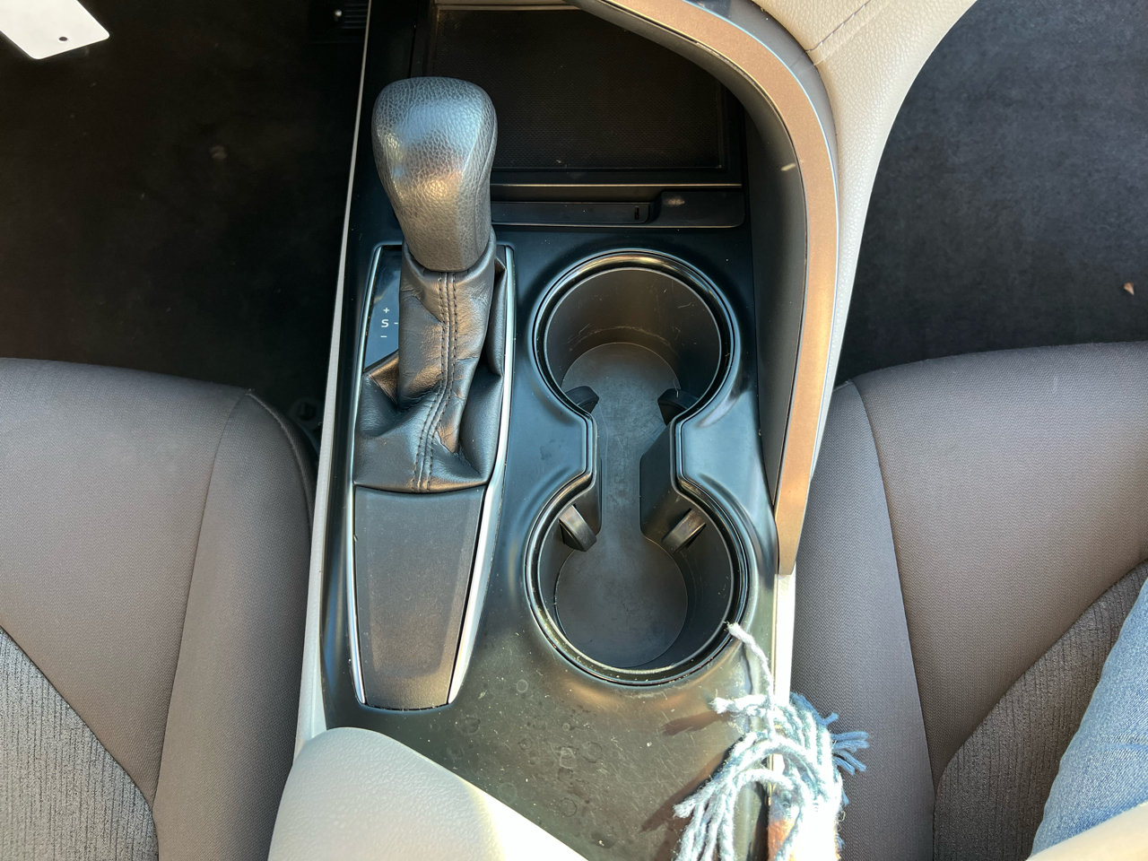 Toyota Camry LE Auto (Natl) 2018