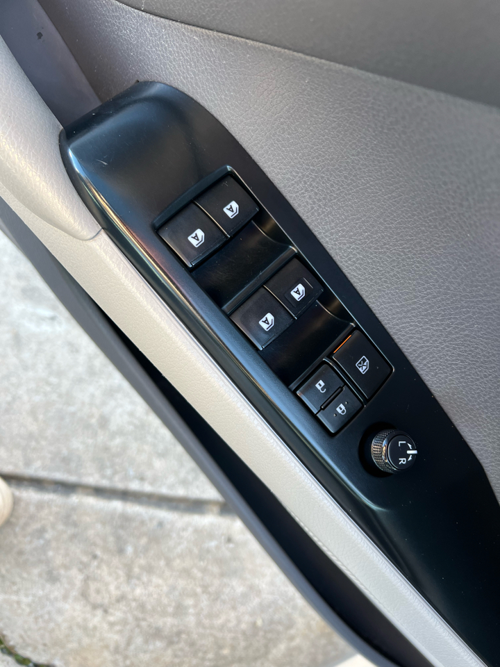 Toyota Camry LE Auto (Natl) 2018