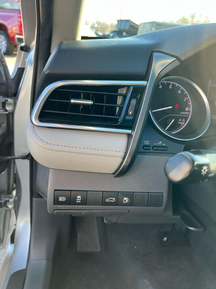 Toyota Camry LE Auto (Natl) 2018