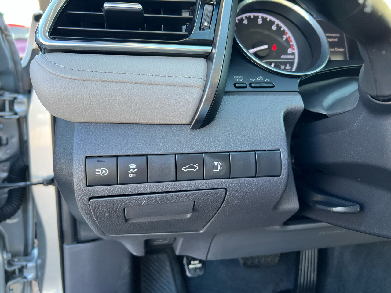 Toyota Camry LE Auto (Natl) 2018