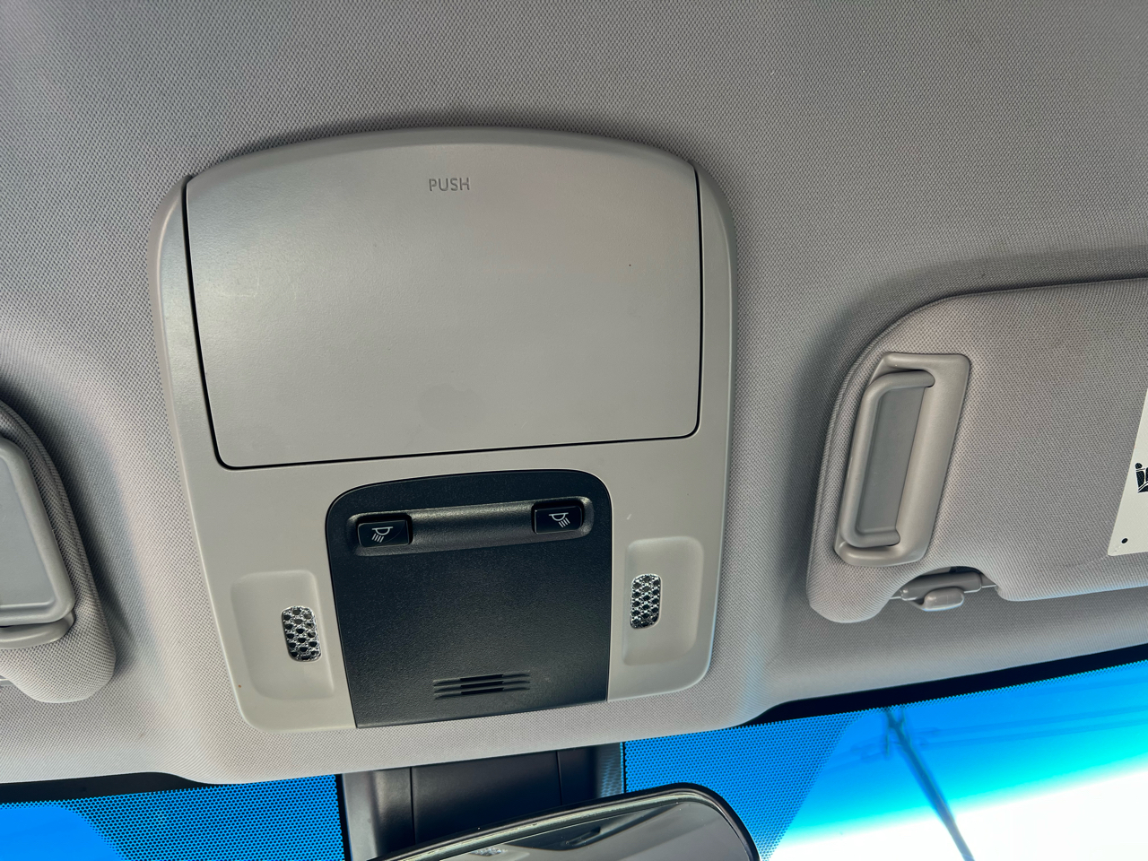 Toyota Camry LE Auto (Natl) 2018