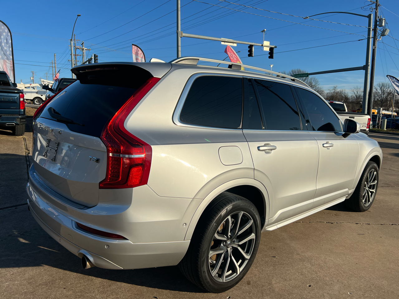 Volvo XC90 T5 AWD 5-Passenger Momentum *Ltd Avail* 2018