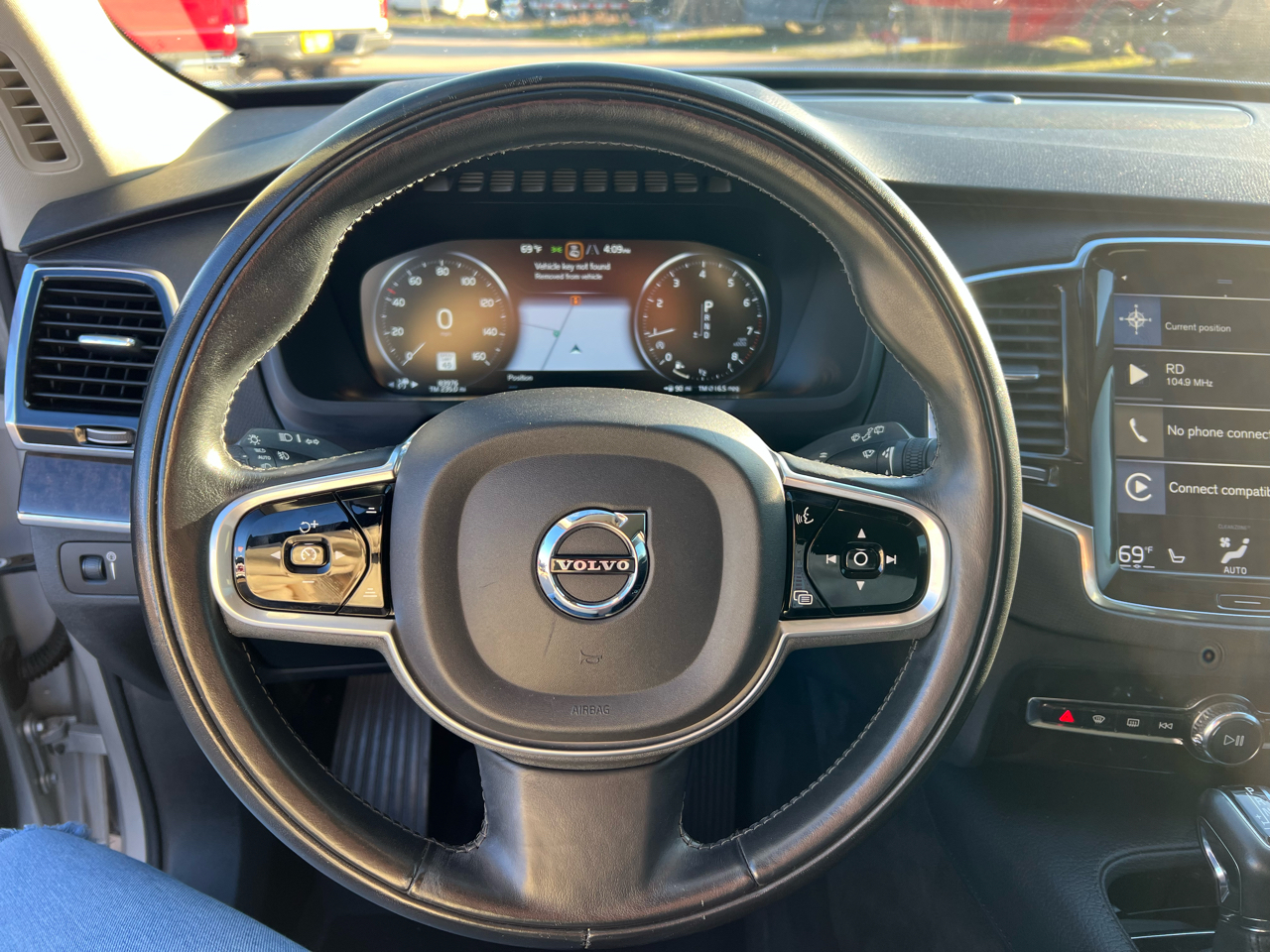 Volvo XC90 T5 AWD 5-Passenger Momentum *Ltd Avail* 2018