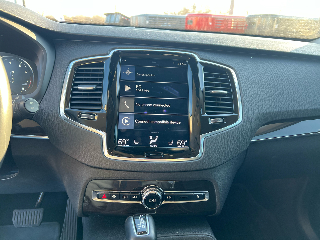 Volvo XC90 T5 AWD 5-Passenger Momentum *Ltd Avail* 2018