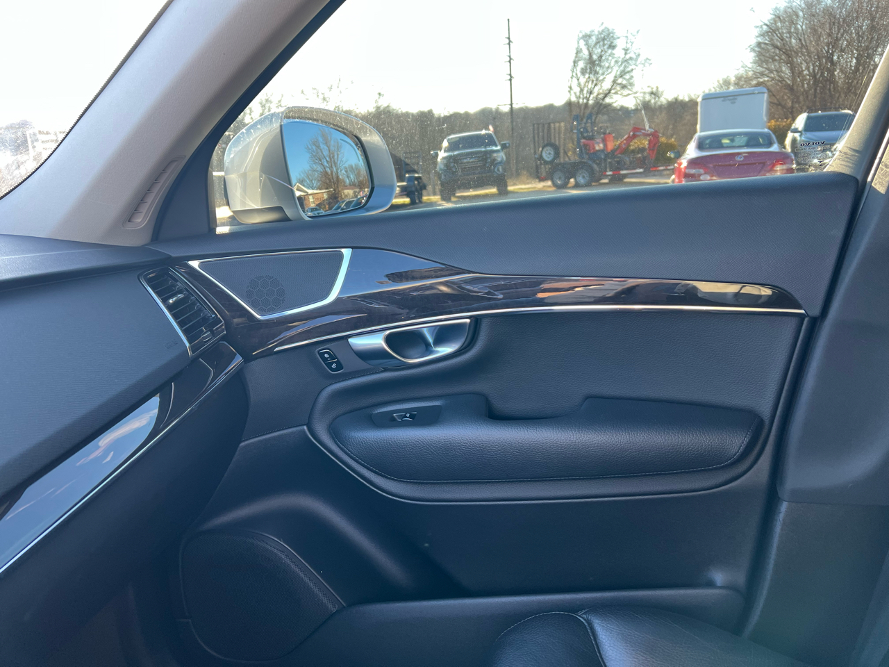 Volvo XC90 T5 AWD 5-Passenger Momentum *Ltd Avail* 2018