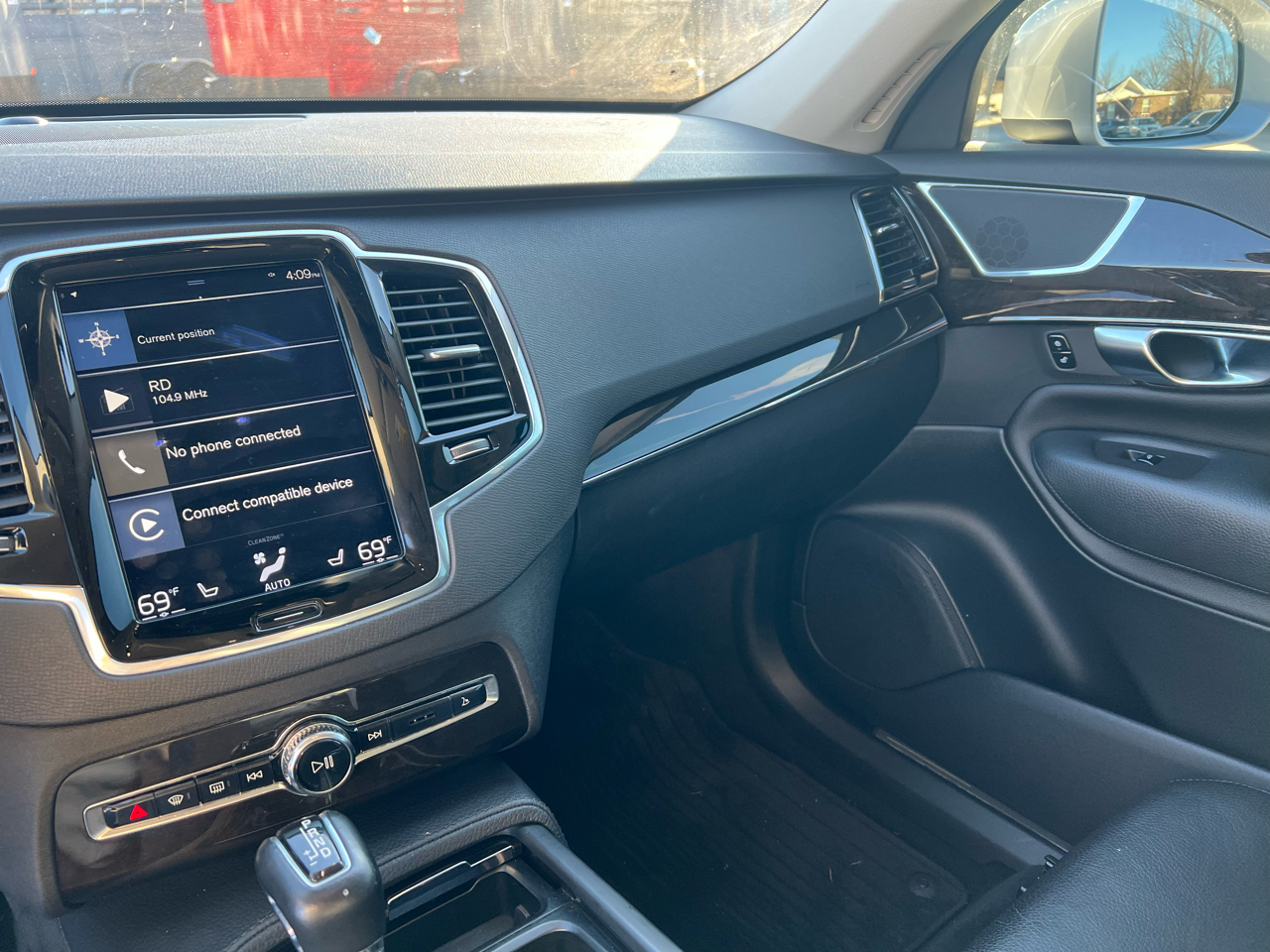 Volvo XC90 T5 AWD 5-Passenger Momentum *Ltd Avail* 2018