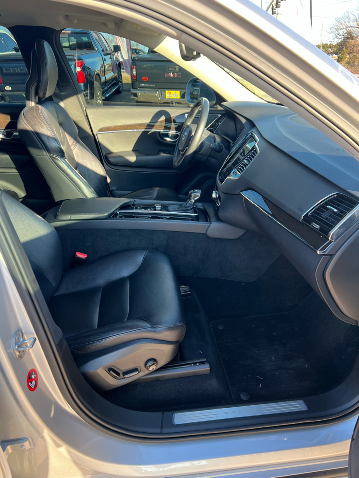 Volvo XC90 T5 AWD 5-Passenger Momentum *Ltd Avail* 2018