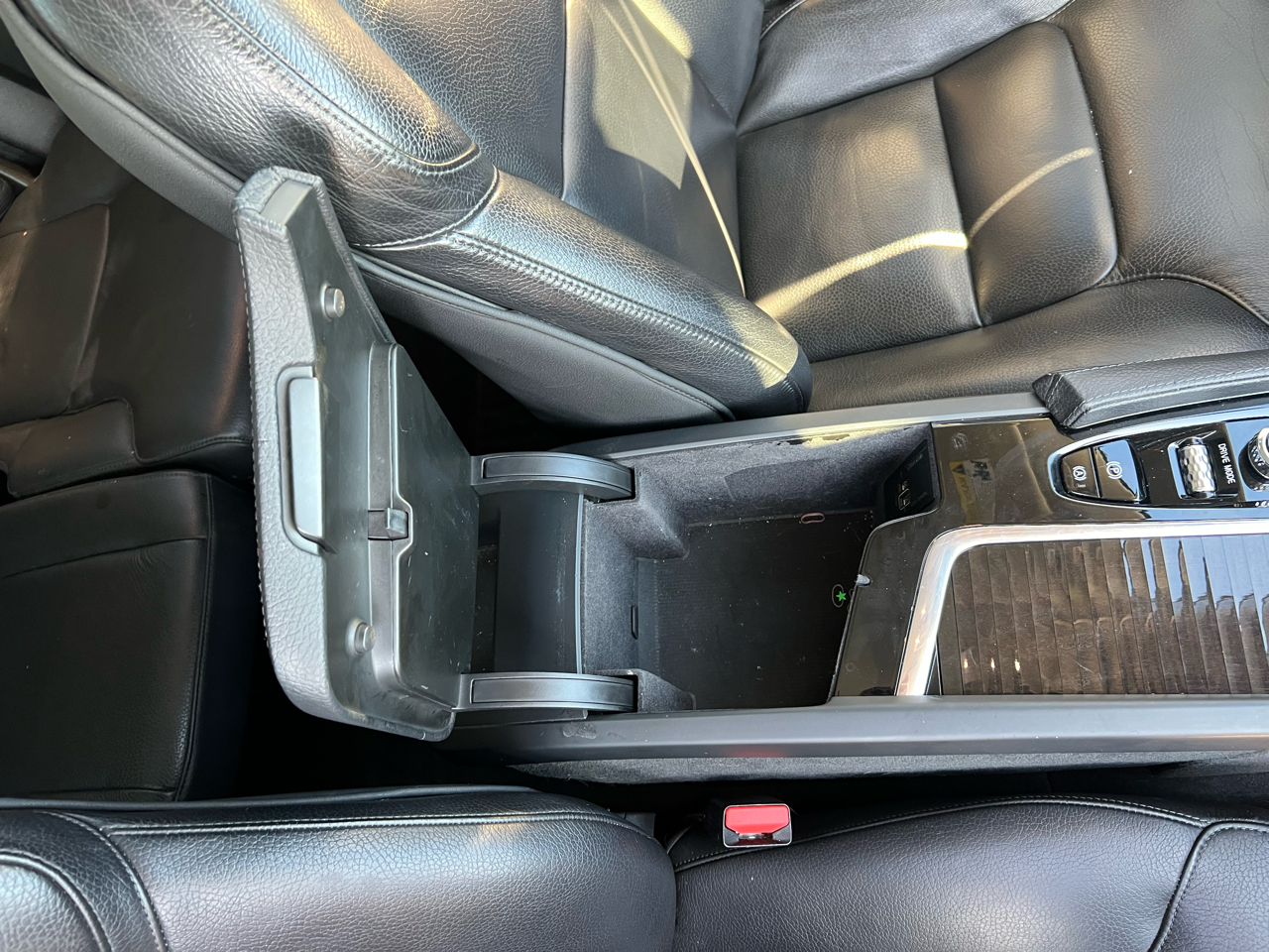 Volvo XC90 T5 AWD 5-Passenger Momentum *Ltd Avail* 2018