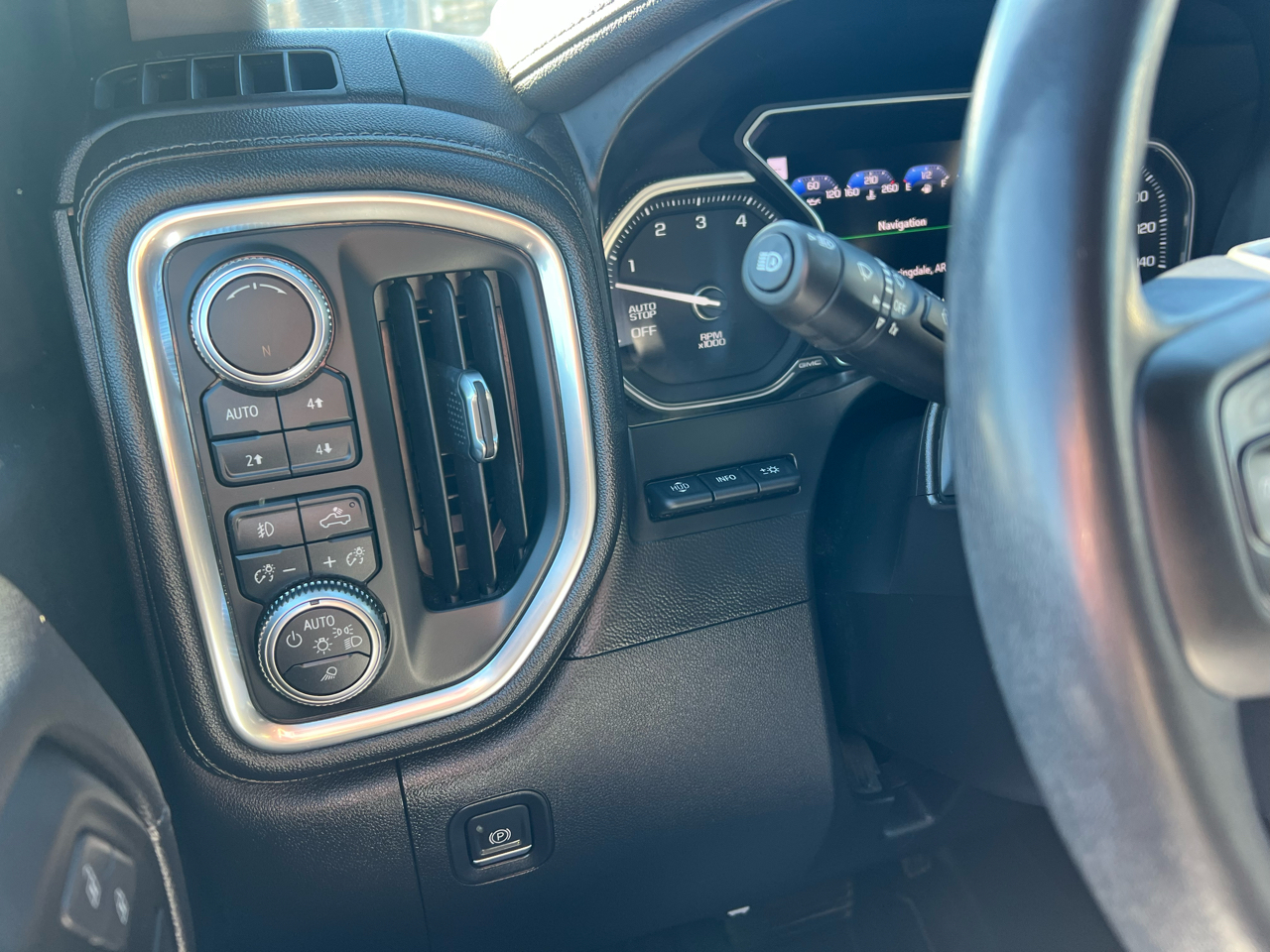 GMC Sierra 1500 4WD Crew Cab 147" Denali 2019