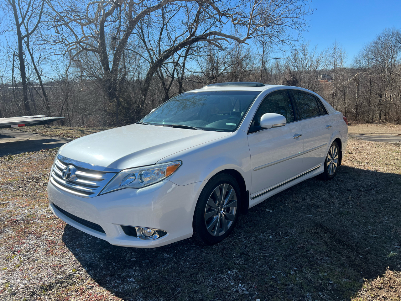 Toyota Avalon 4dr Sdn (Natl) 2011