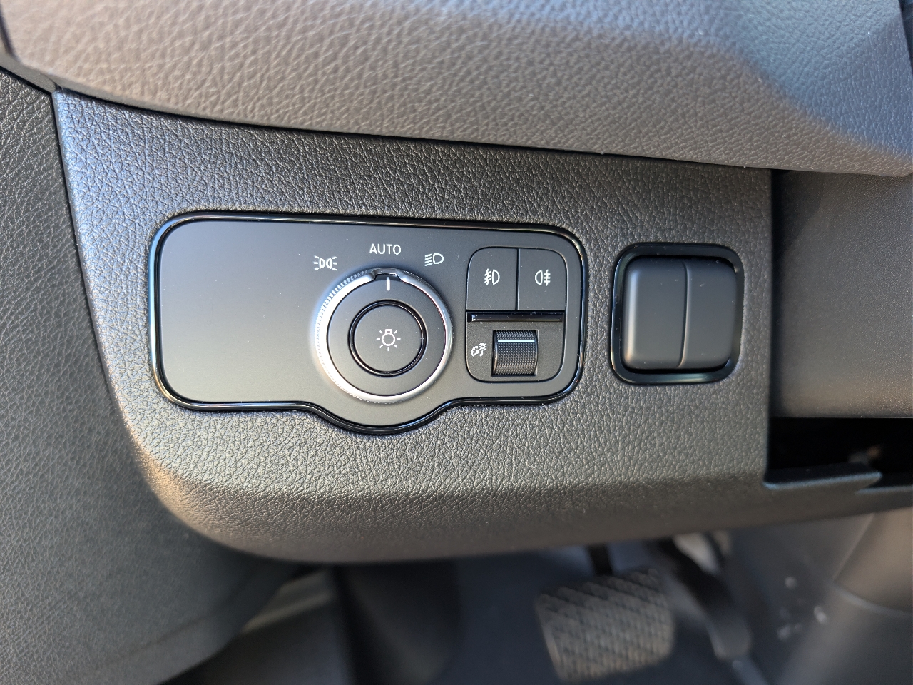 Mercedes-Benz Sprinter Passenger Van 2500 Standard Roof I4 Diesel HO 144" AWD 2026