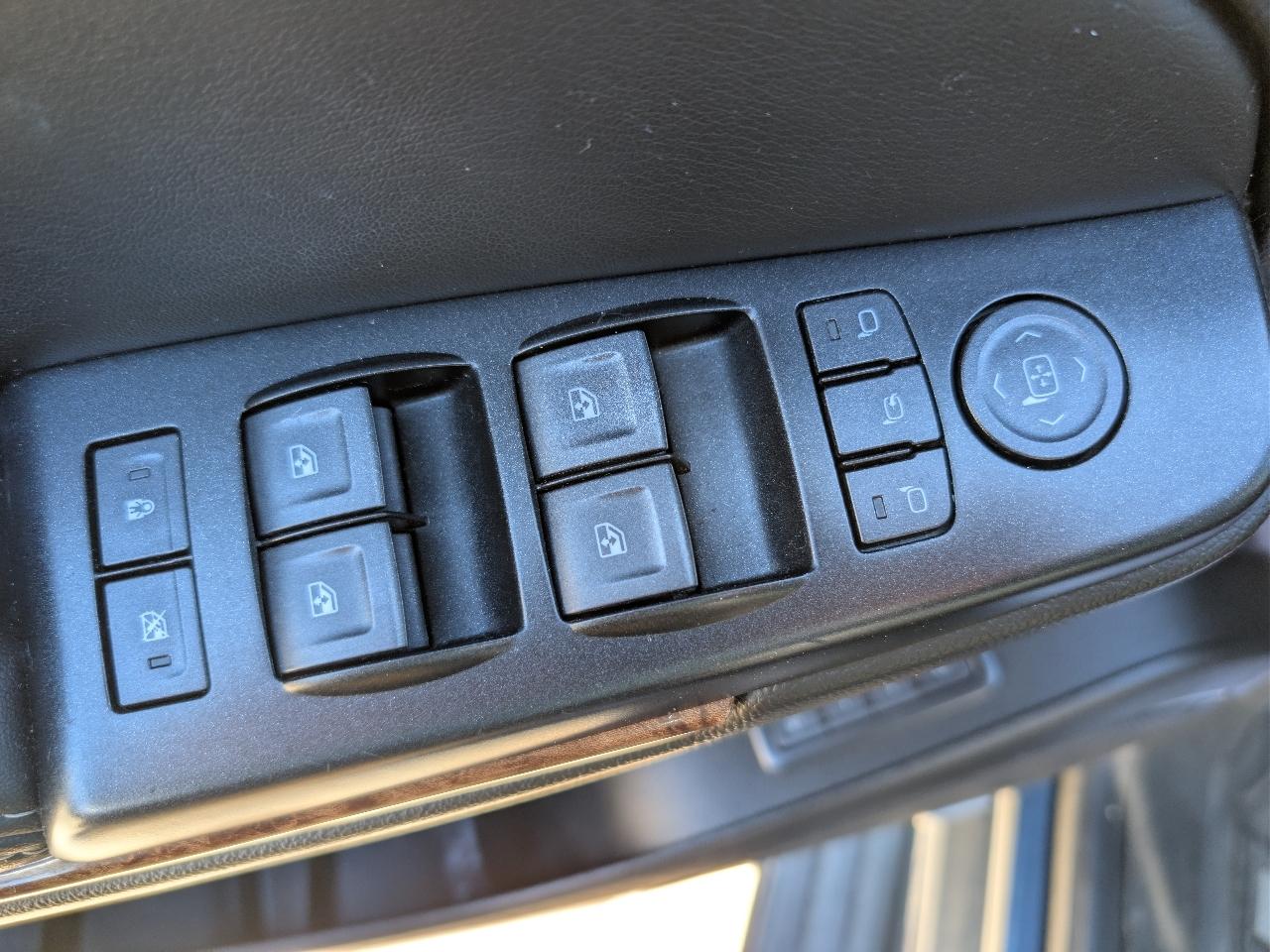 Chevrolet Tahoe 4WD 4dr Premier 2019