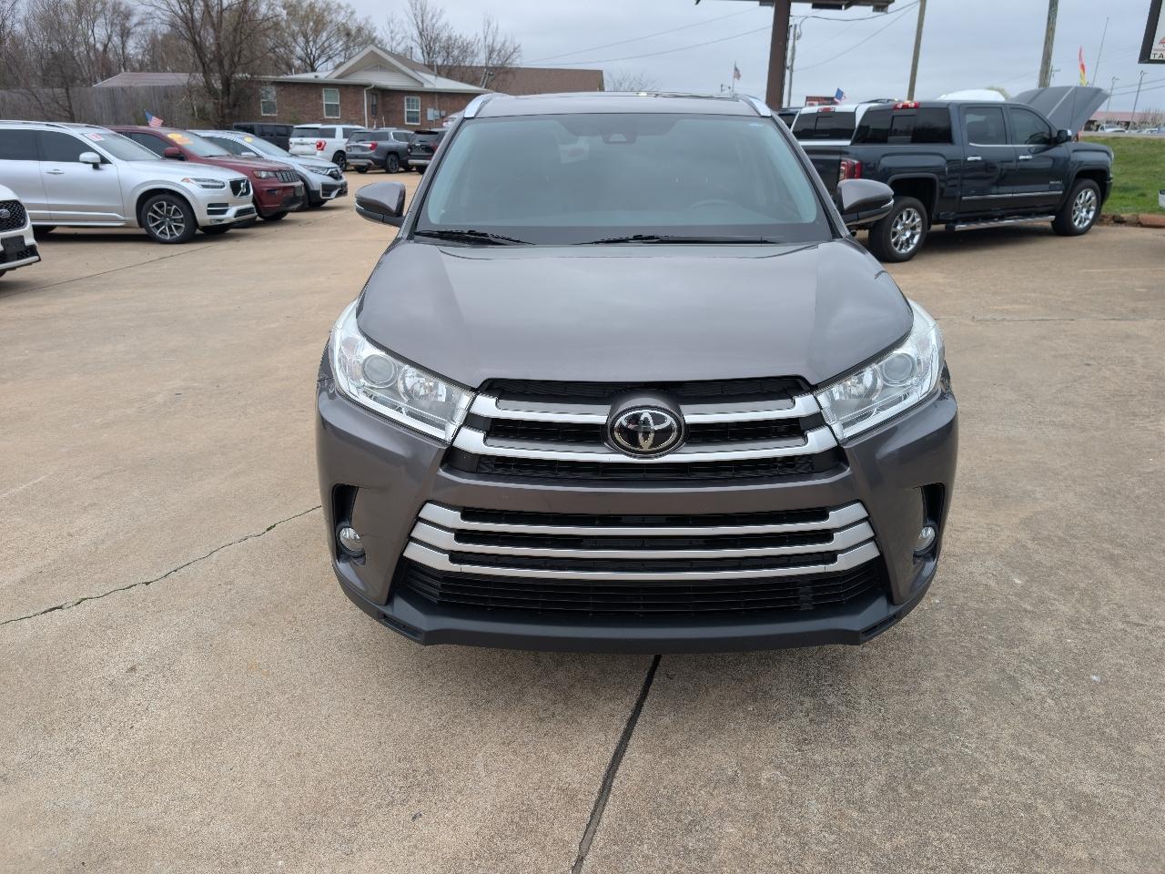 Toyota Highlander XLE AWD V6 2019