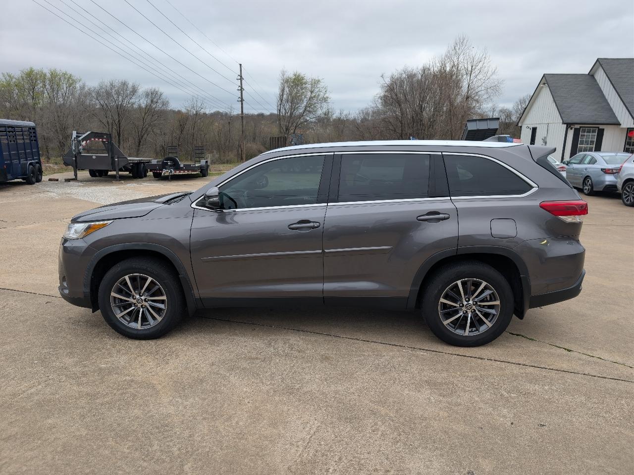 Toyota Highlander XLE AWD V6 2019