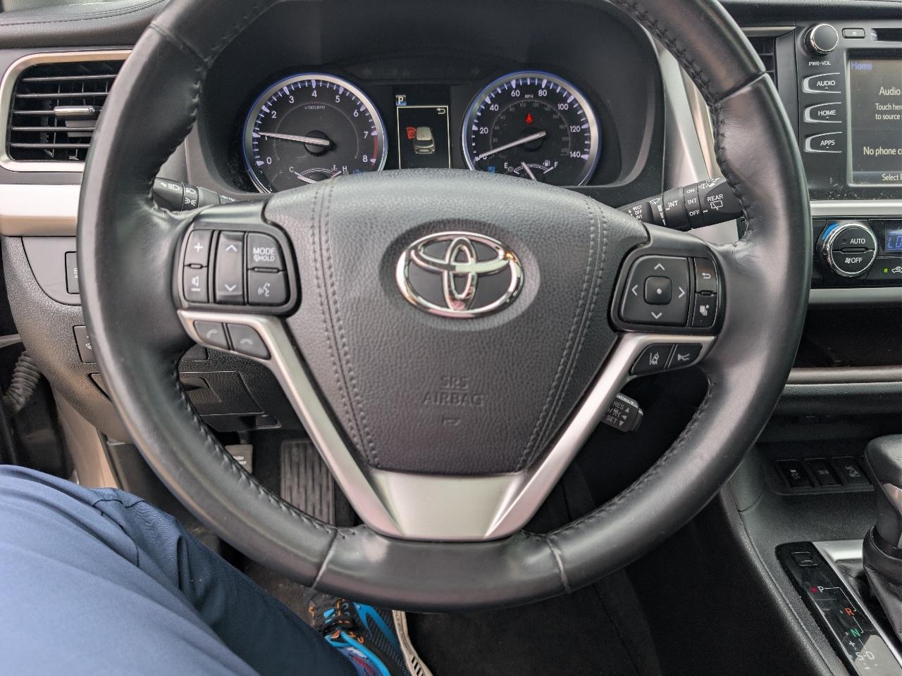 Toyota Highlander XLE AWD V6 2019