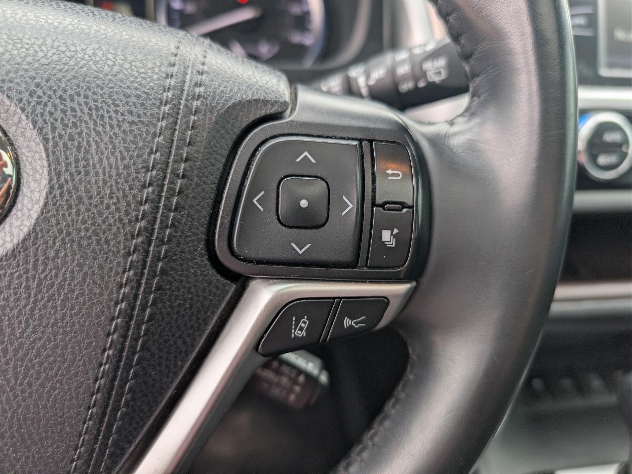 Toyota Highlander XLE AWD V6 2019