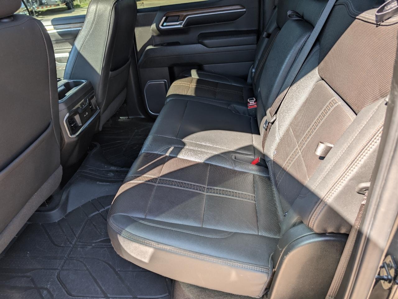 Chevrolet Silverado 1500 4WD Crew Cab 147" High Country 2022