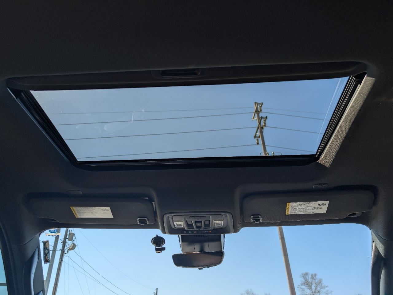 Chevrolet Silverado 1500 4WD Crew Cab 147" High Country 2022