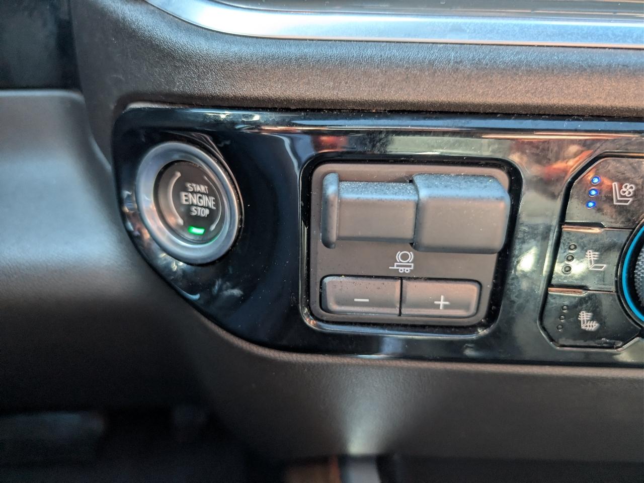 Chevrolet Silverado 1500 4WD Crew Cab 147" High Country 2022