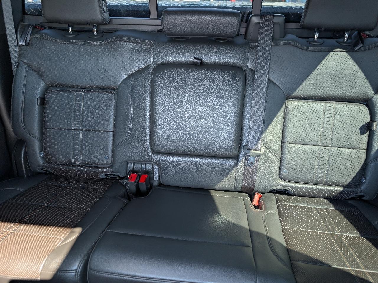 Chevrolet Silverado 1500 4WD Crew Cab 147" High Country 2022