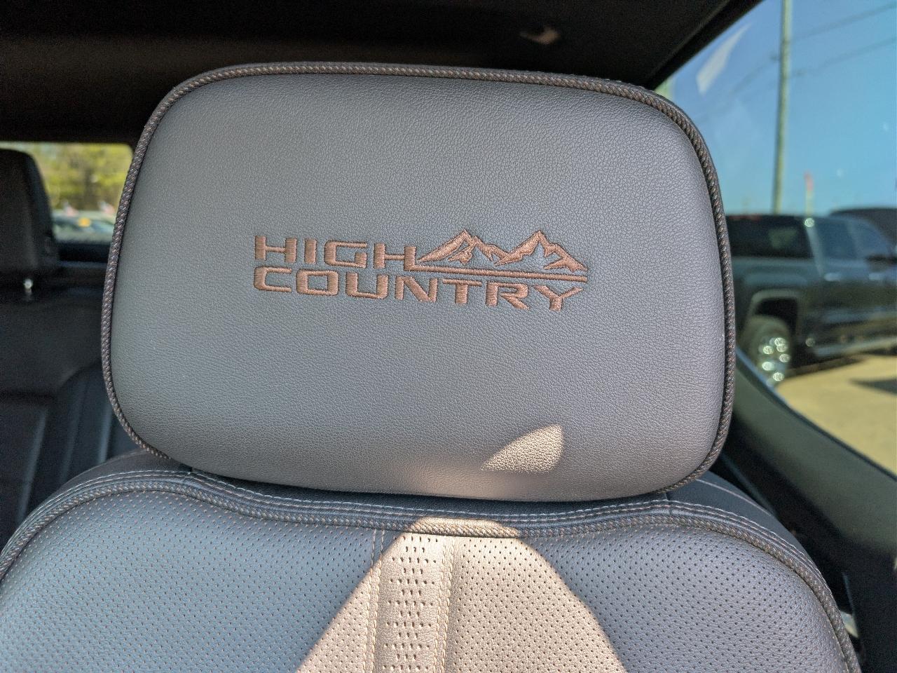 Chevrolet Silverado 1500 4WD Crew Cab 147" High Country 2022