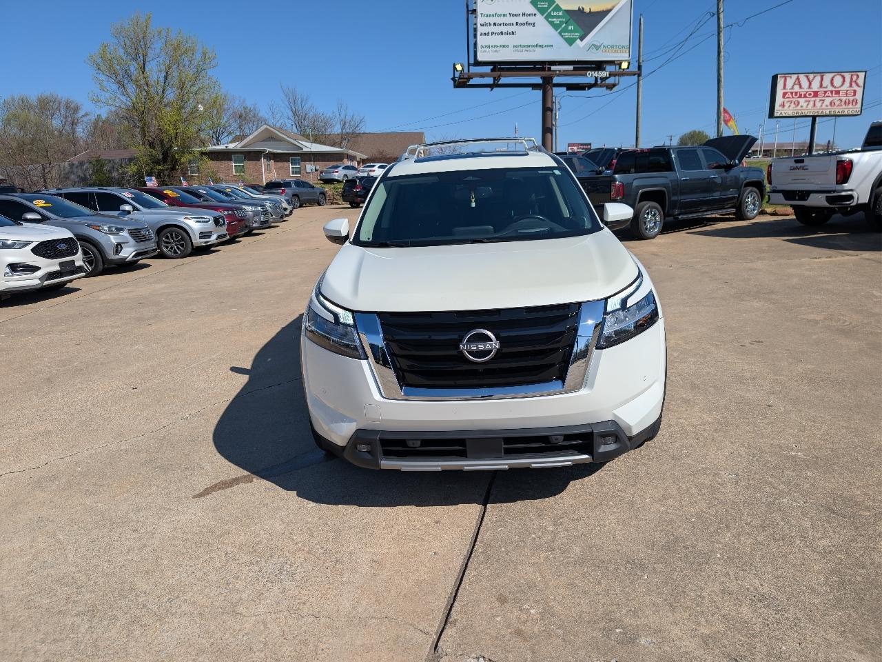 Nissan Pathfinder Platinum 4WD 2022