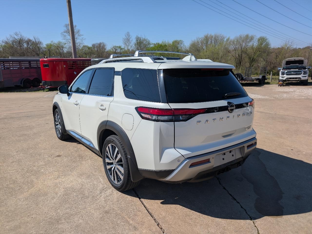 Nissan Pathfinder Platinum 4WD 2022