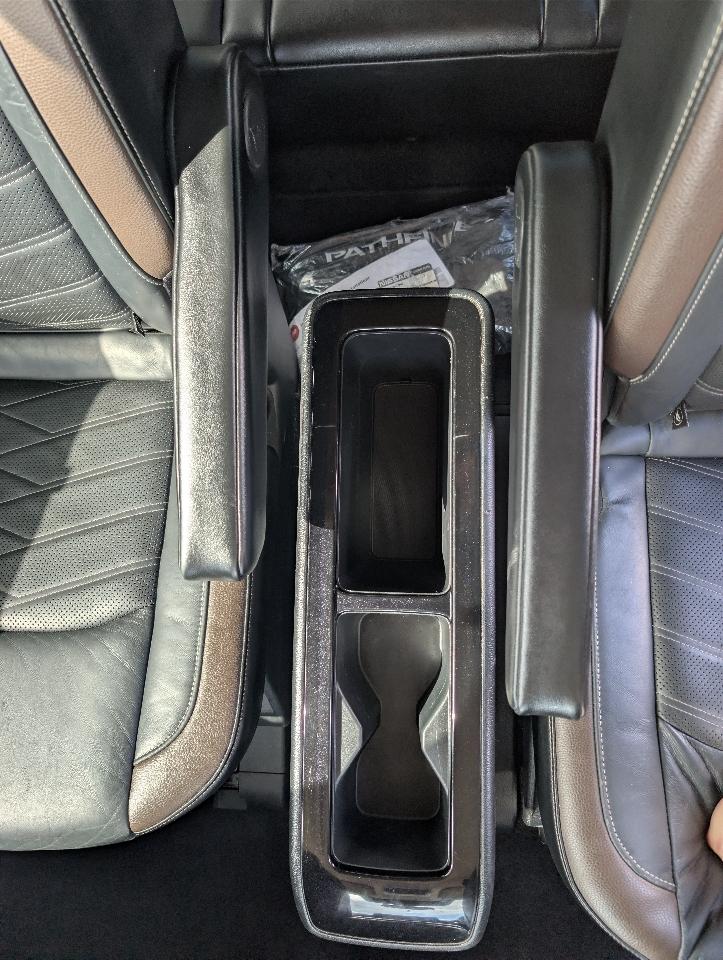 Nissan Pathfinder Platinum 4WD 2022