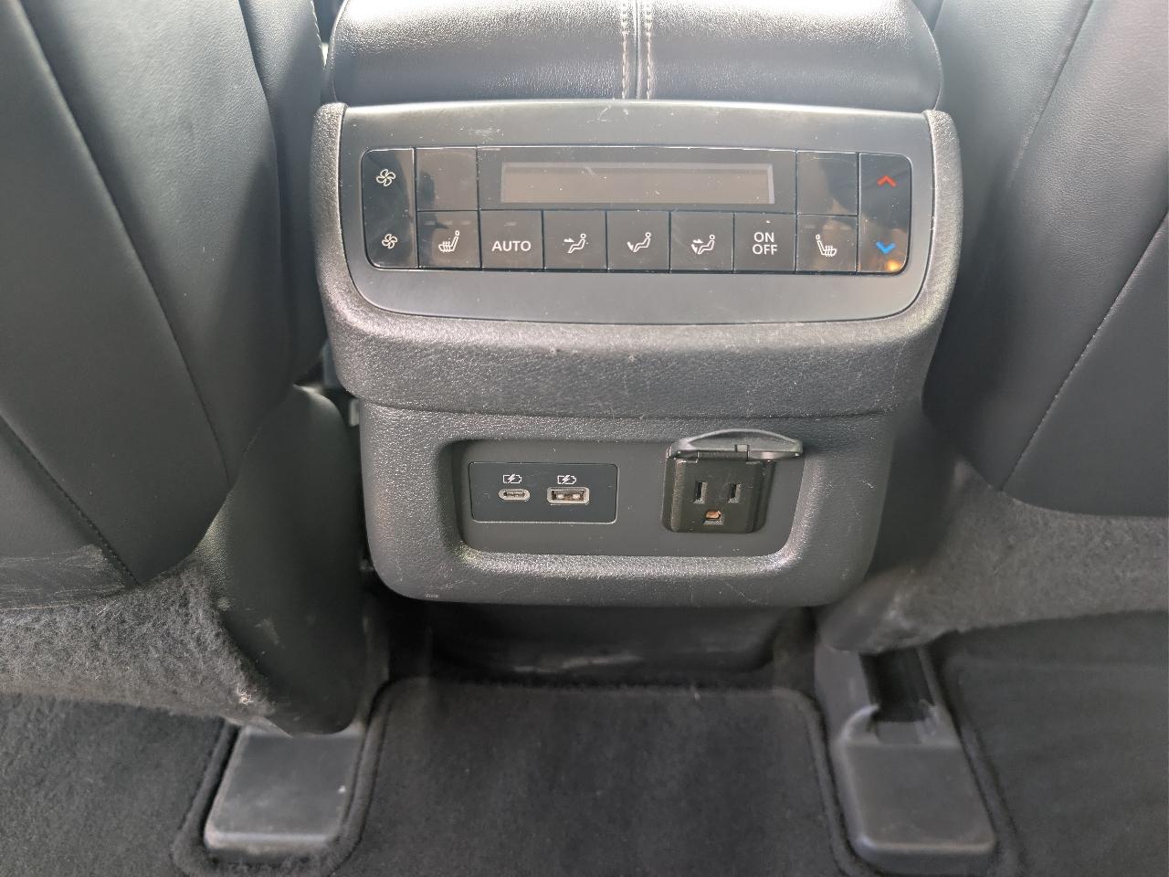 Nissan Pathfinder Platinum 4WD 2022