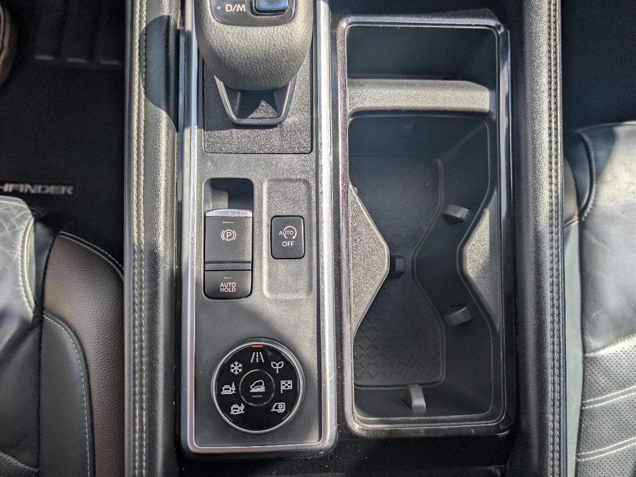 Nissan Pathfinder Platinum 4WD 2022