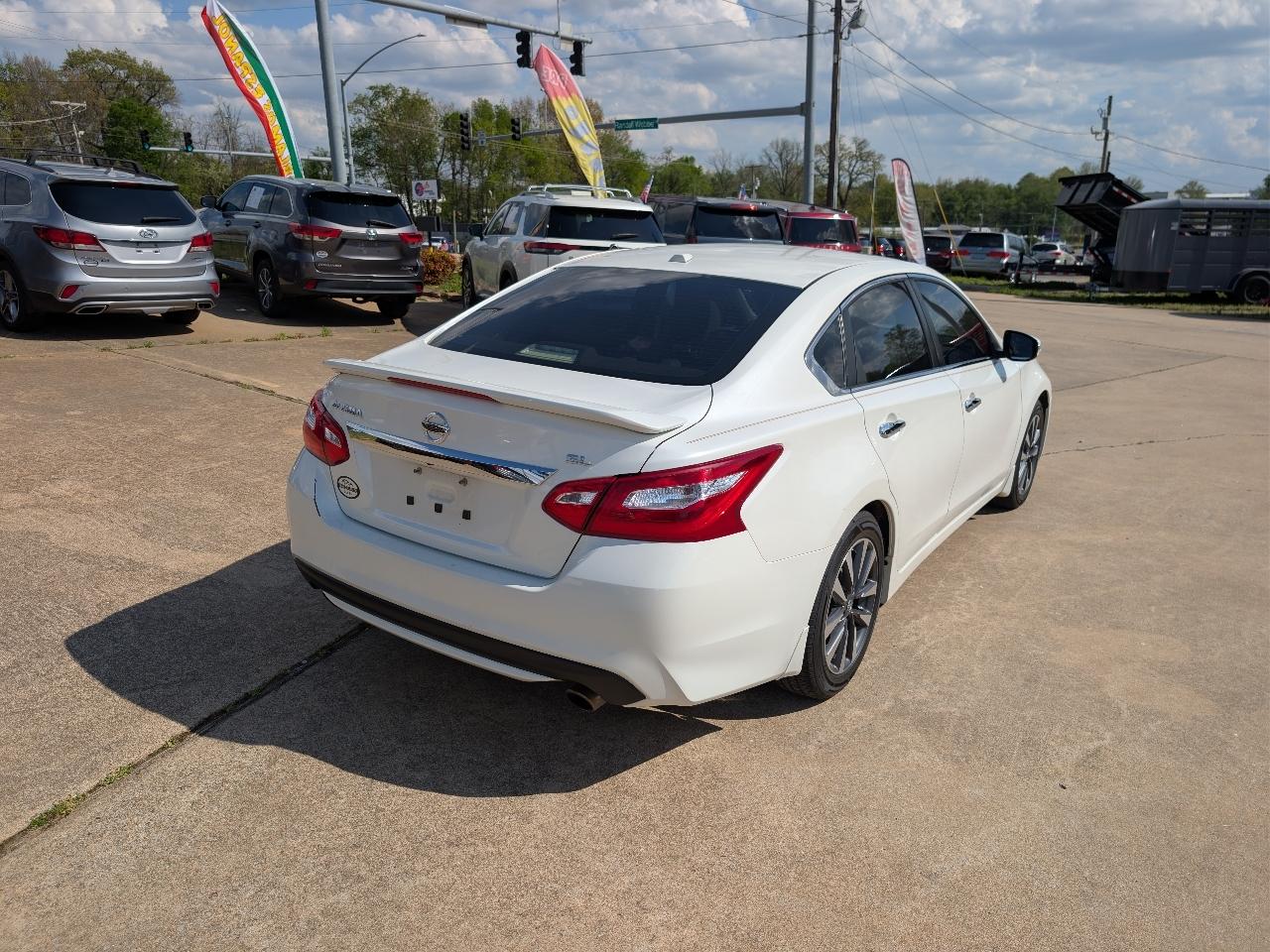 Nissan Altima 4dr Sdn I4 2.5 SL 2016