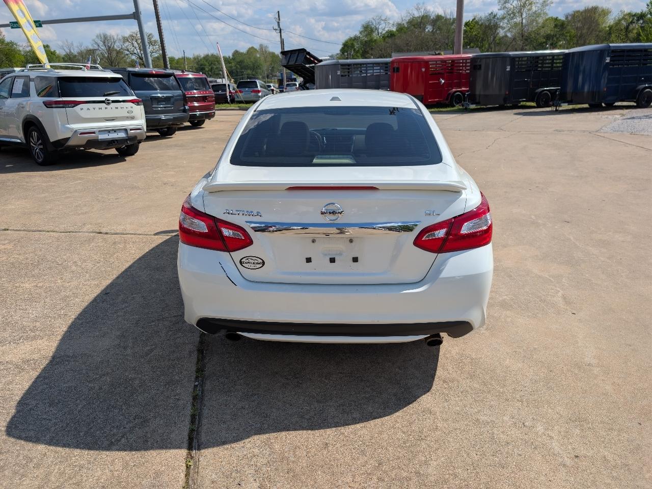 Nissan Altima 4dr Sdn I4 2.5 SL 2016