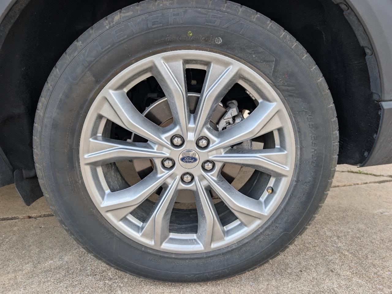 Ford Explorer XLT 4WD 2020